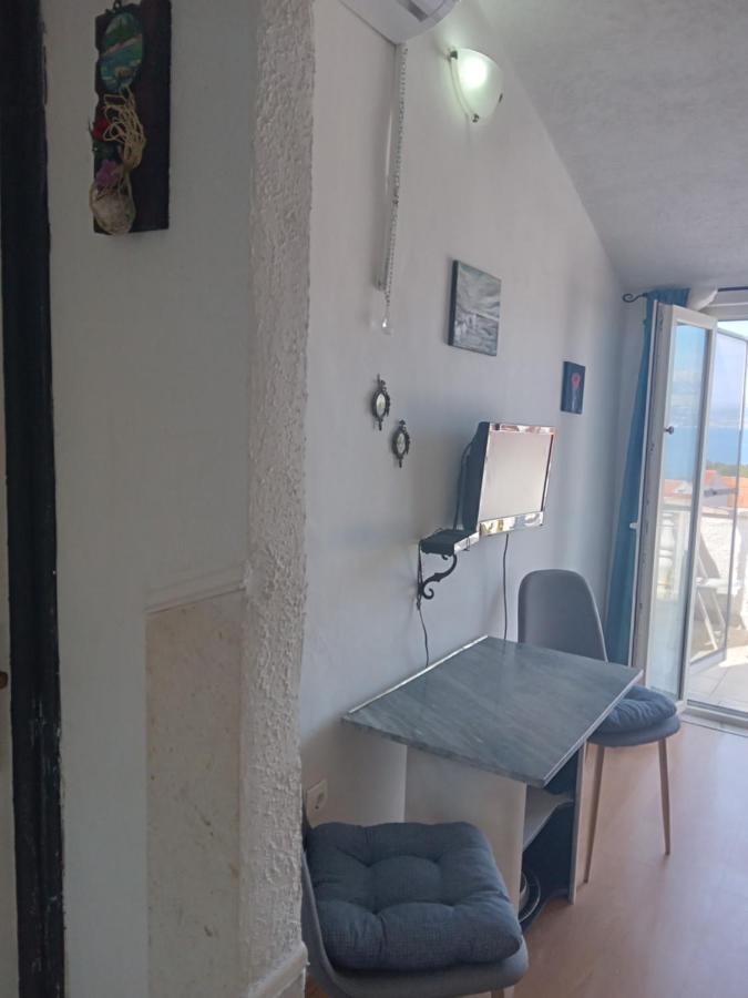 Apartment Ma'Re Supetar Exterior photo