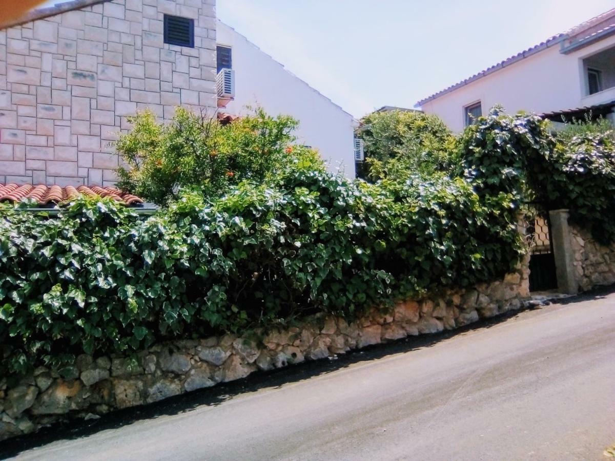 Apartment Ma'Re Supetar Exterior photo